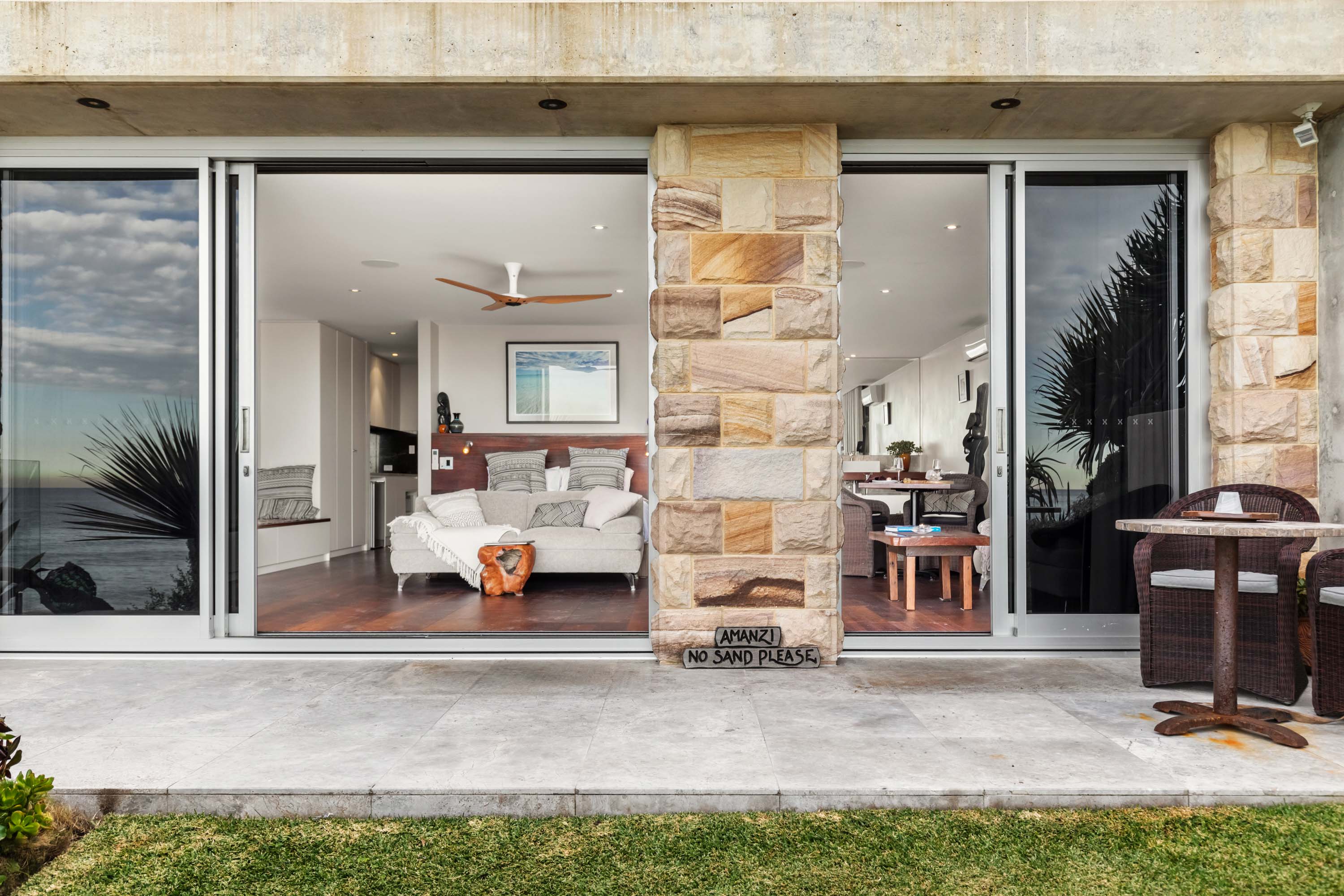 Lower Coast Road, Stanwell Park — 00000267