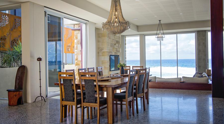 Lower Coast Road, Stanwell Park — Dining with beach view